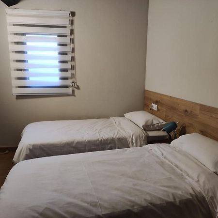 Apt 3 Atic Acollidor Al Centre De Vic - Aptgarbi Exteriör bild
